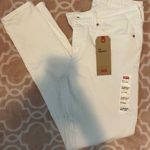Levi’s 711 Skinny Jeans Mid Rise in White